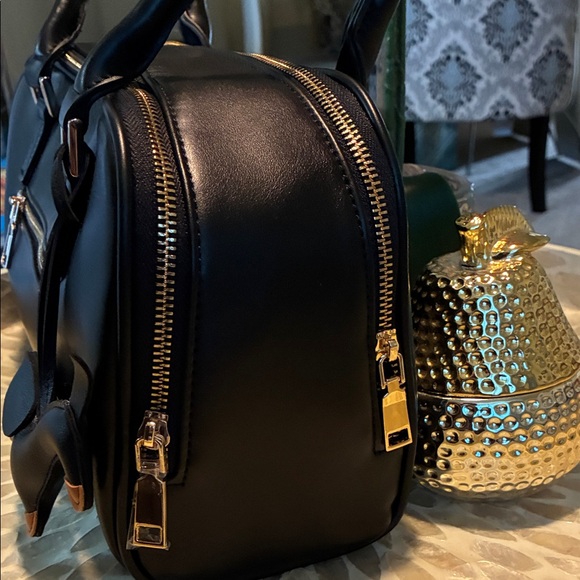 Urban Expressions Black Shoulder Bag - Picture 4 of 11